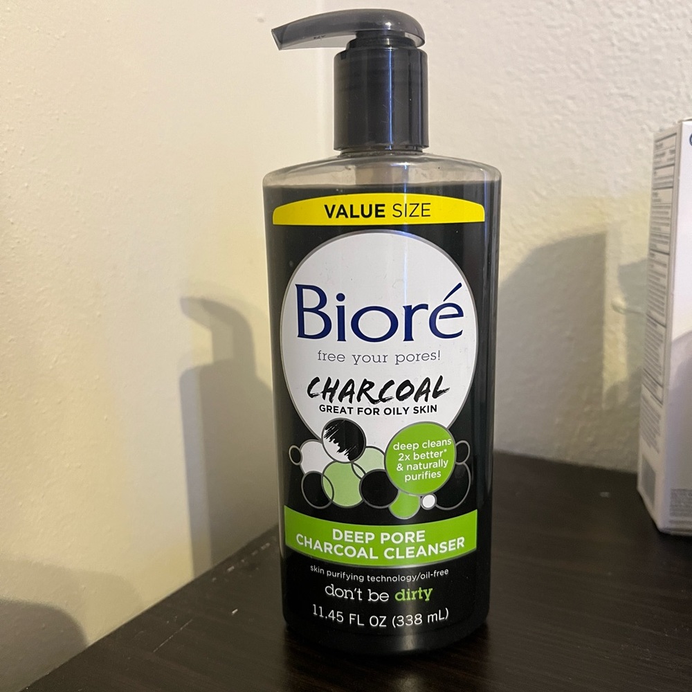 Biore Deep Pore Charcoal Cleanser
